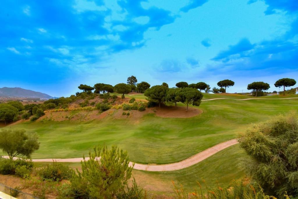 Appart De Standing Piscine Superbe Vue Golf Малага Экстерьер фото