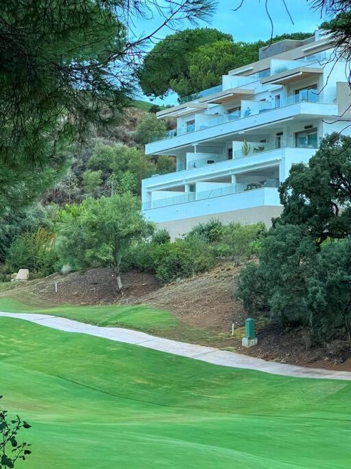 Appart De Standing Piscine Superbe Vue Golf Малага Экстерьер фото